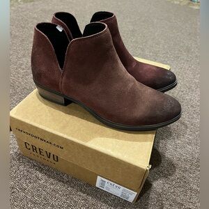Woman’s Crevo Ankle Boots Size 8